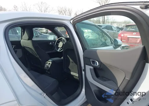 2024 Polestar 2 Long Range Dual Motor Performance Plus z USA, uszkodzony, nr VIN YSMFG3KA5RL219422